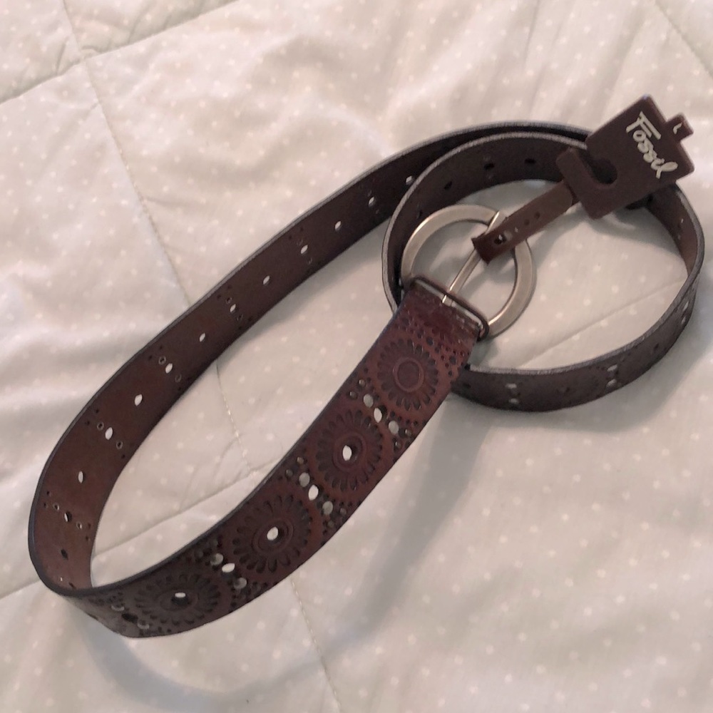 Fossil brown leather belt Embossed medallions size L